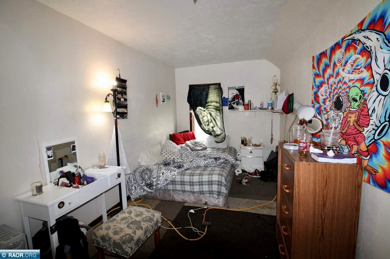 12358 Morton Ave, Hibbing MN  55746-8318 exterior