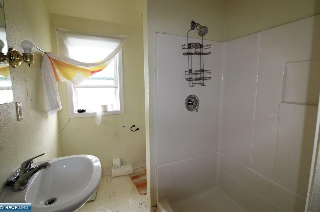 12358 Morton Ave, Hibbing MN  55746-8318 exterior