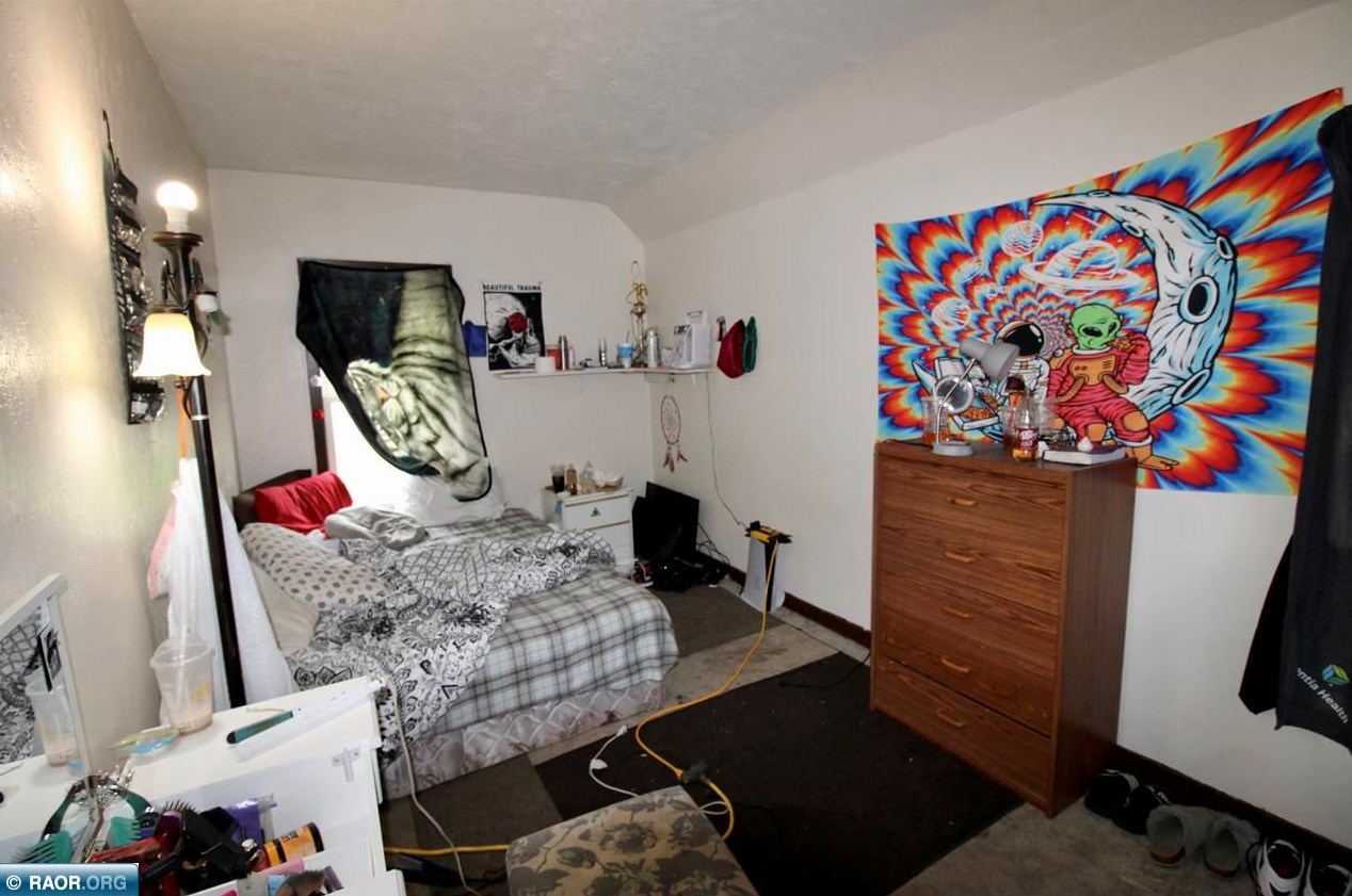 12358 Morton Ave, Hibbing MN  55746-8318 exterior