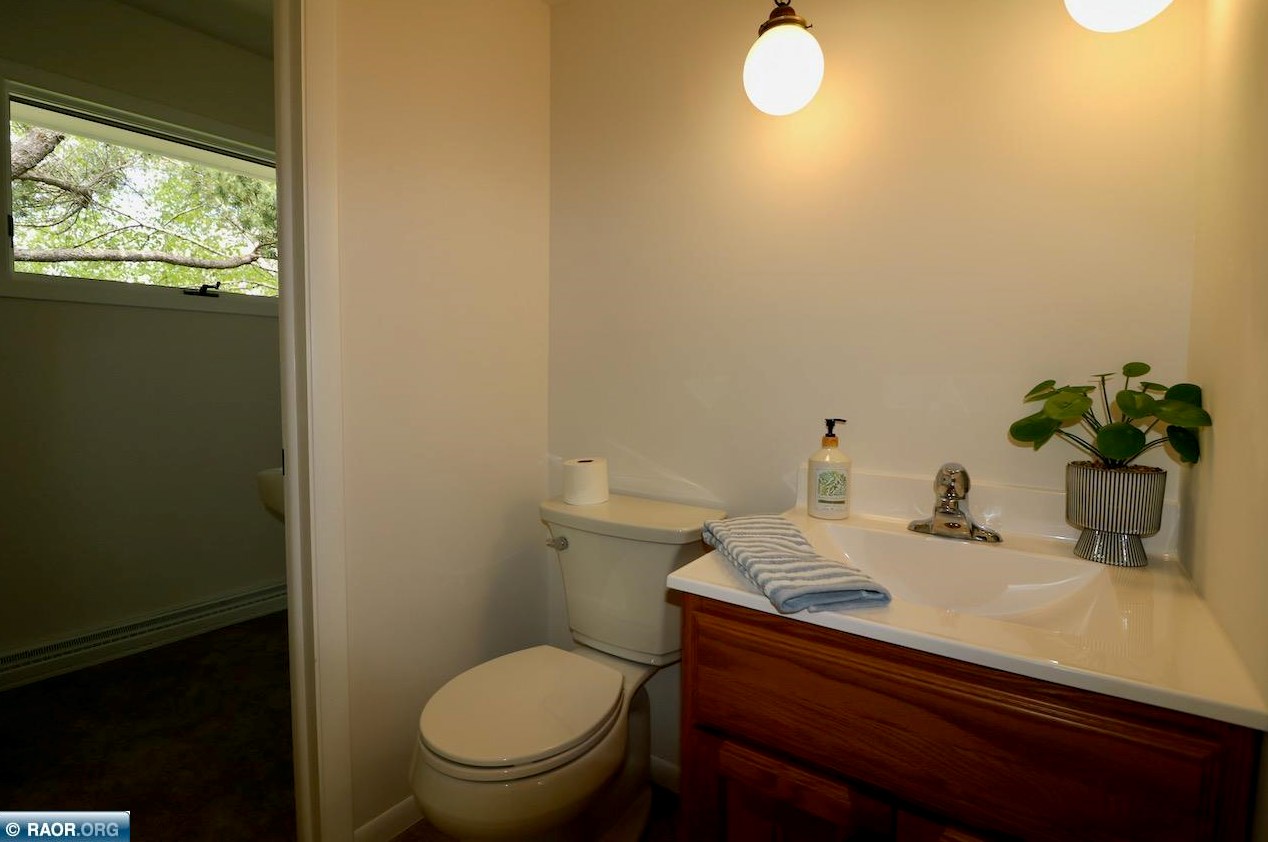 404 Coventry Rd, Hoyt Lakes MN 55750-1329 exterior