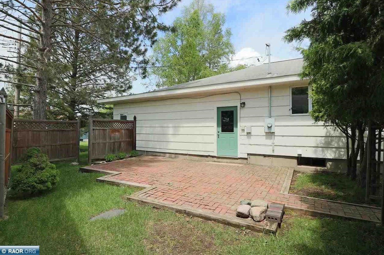 404 Coventry Rd, Hoyt Lakes MN 55750-1329 exterior