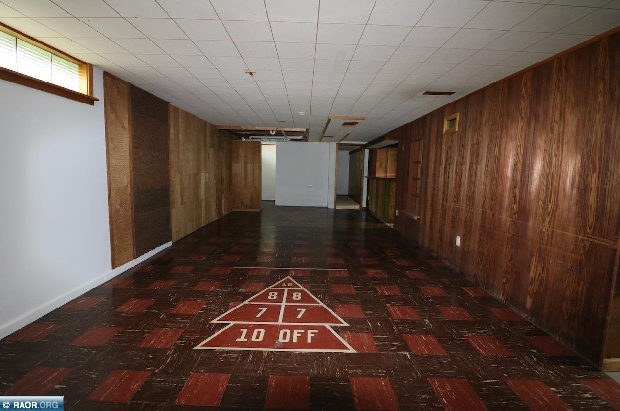 404 Coventry Rd, Hoyt Lakes MN 55750-1329 exterior