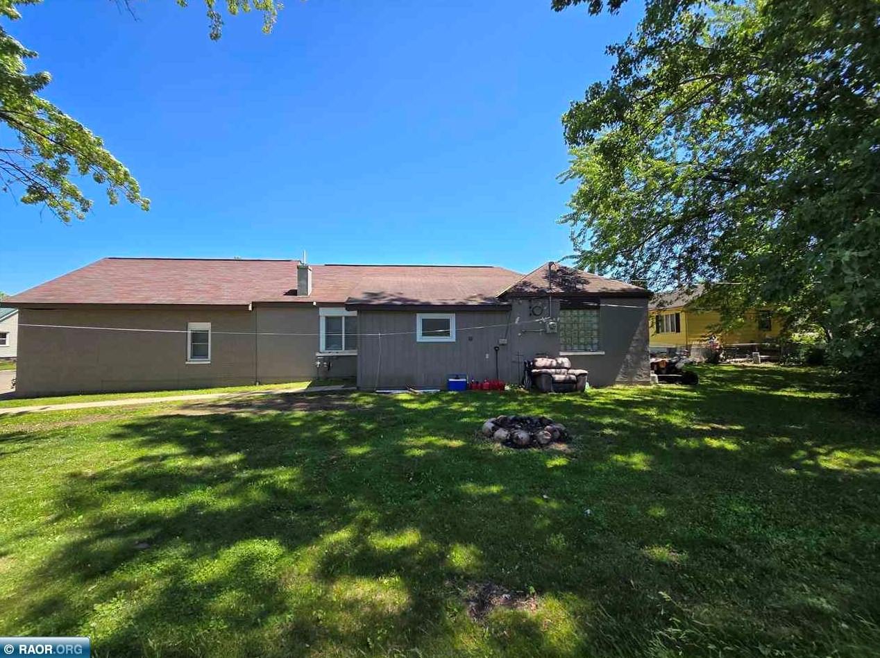 328 Howard St, Hibbing, MN 55746-1746