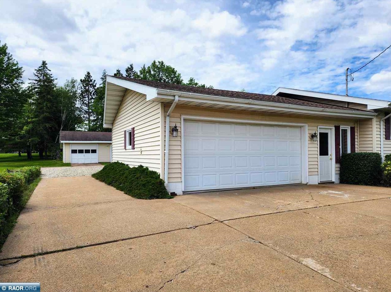 4517 3rd Ave, Hibbing MN  55746-3703 exterior