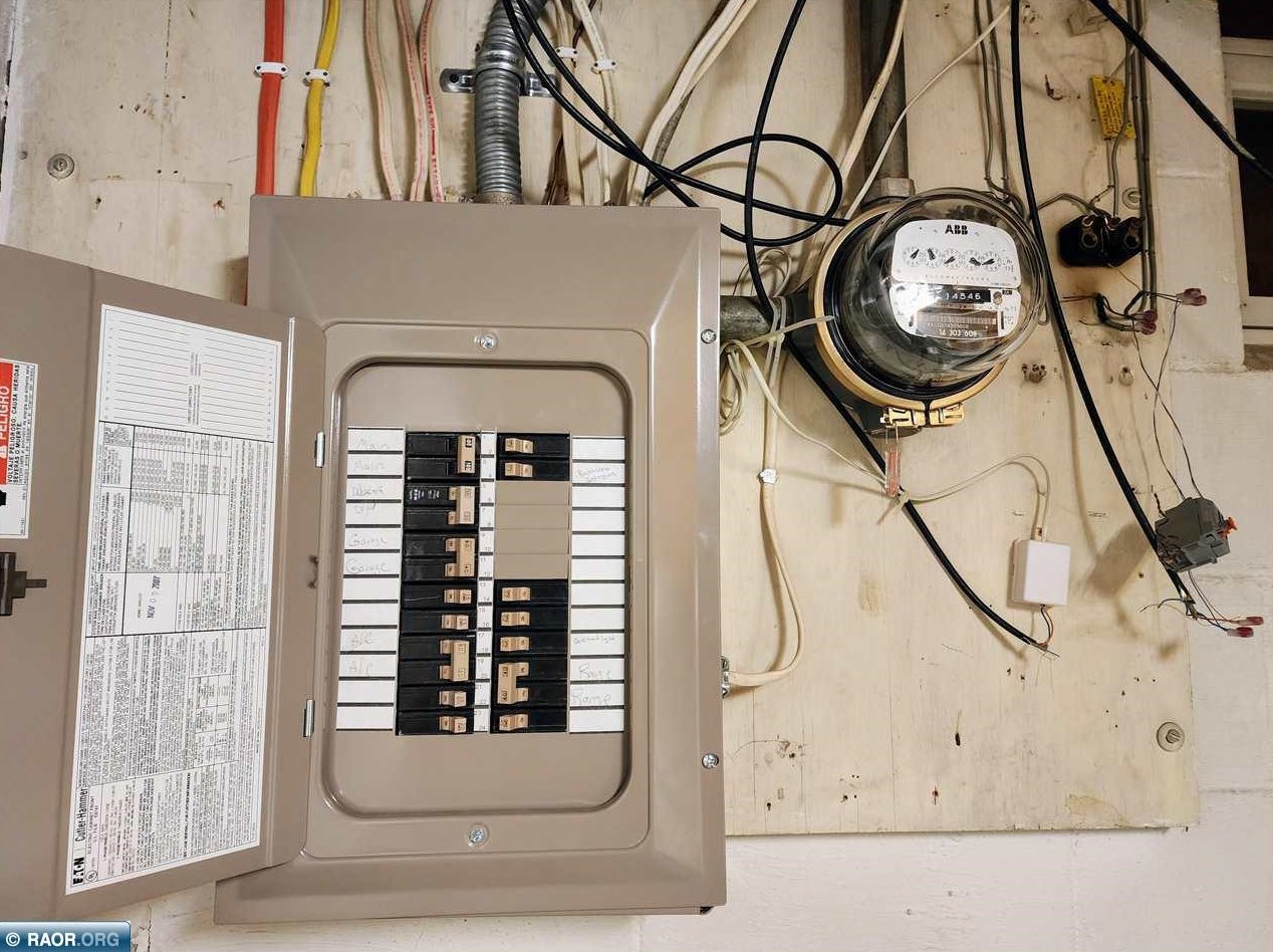 4517 3rd Ave, Hibbing MN  55746-3703 exterior