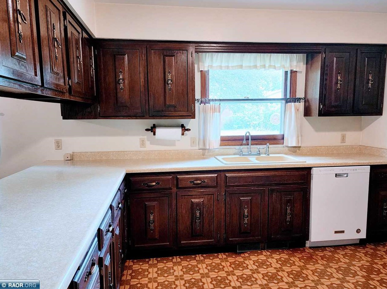 1015 1st St S, Virginia, MN 55792