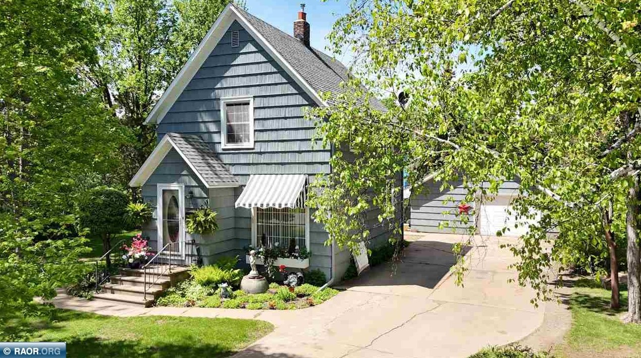 3725 4th Ave E, Hibbing, MN 55746
