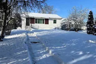 3027 8th Ave E, Hibbing, MN 55746 - Photo 2