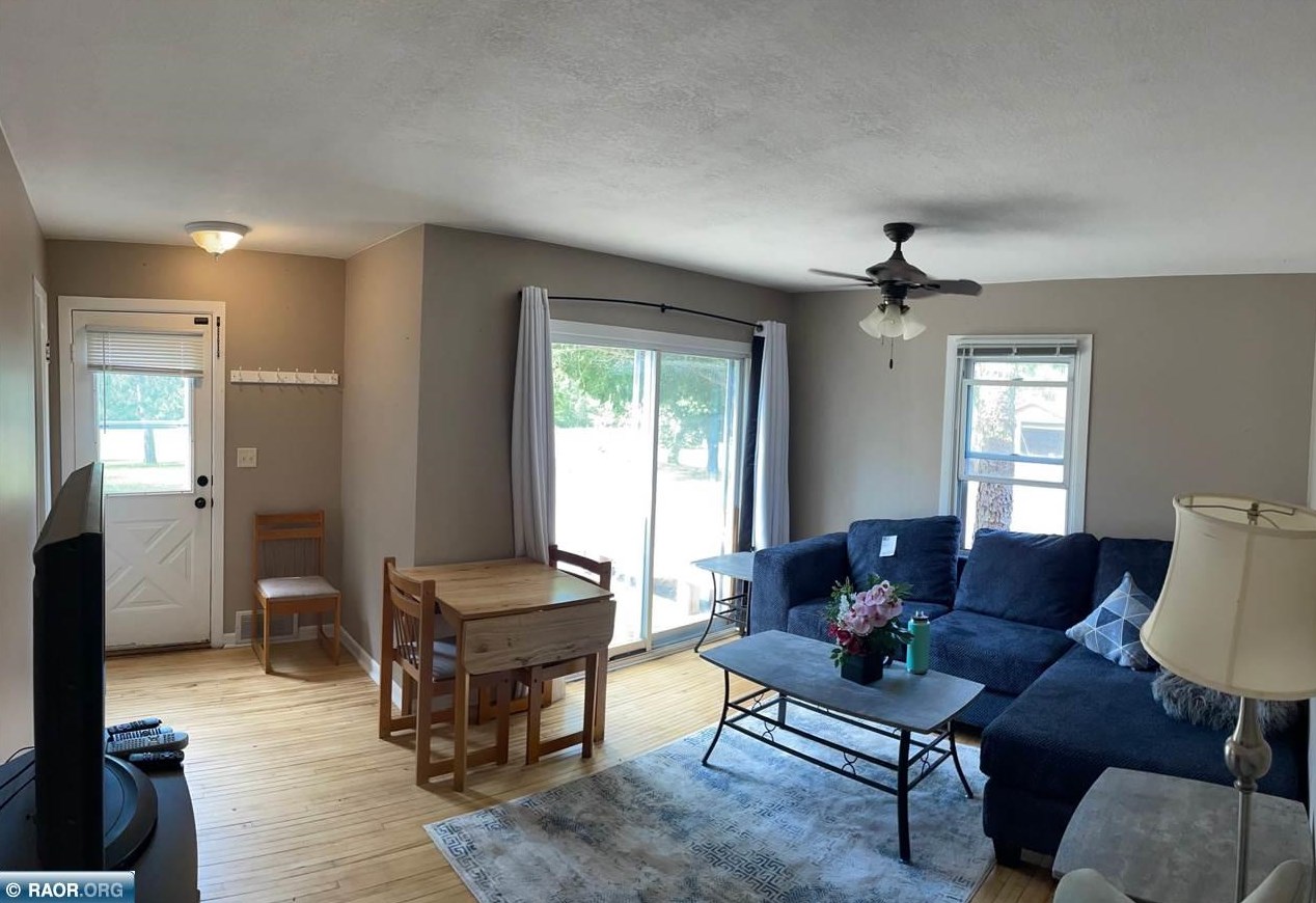 4596 S Arrowhead Ln, Moose Lake, MN 55767