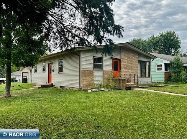 1602 13th Ave E, Hibbing, MN 55746