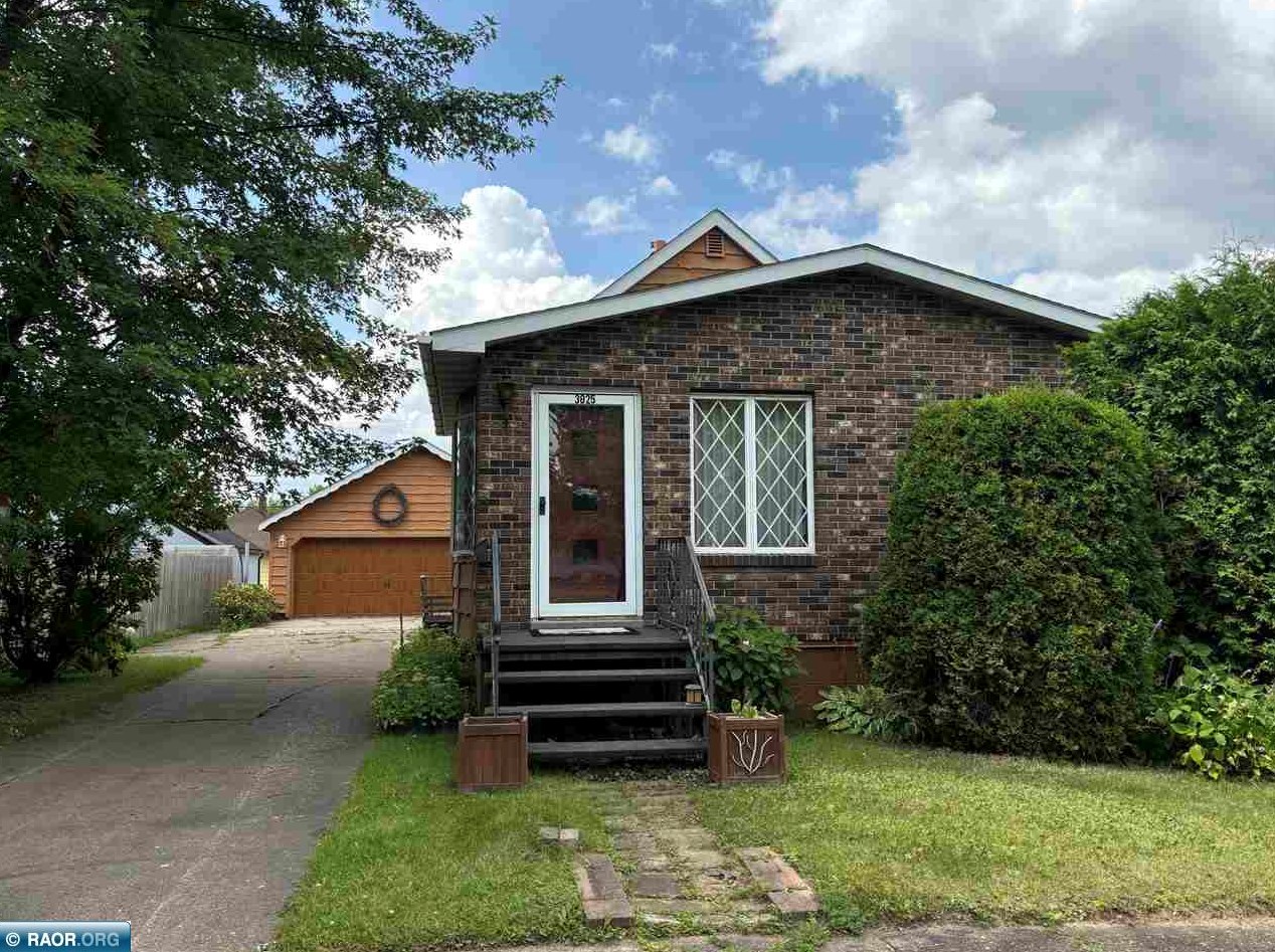 3825 W 2nd Ave, Hibbing, MN 55746