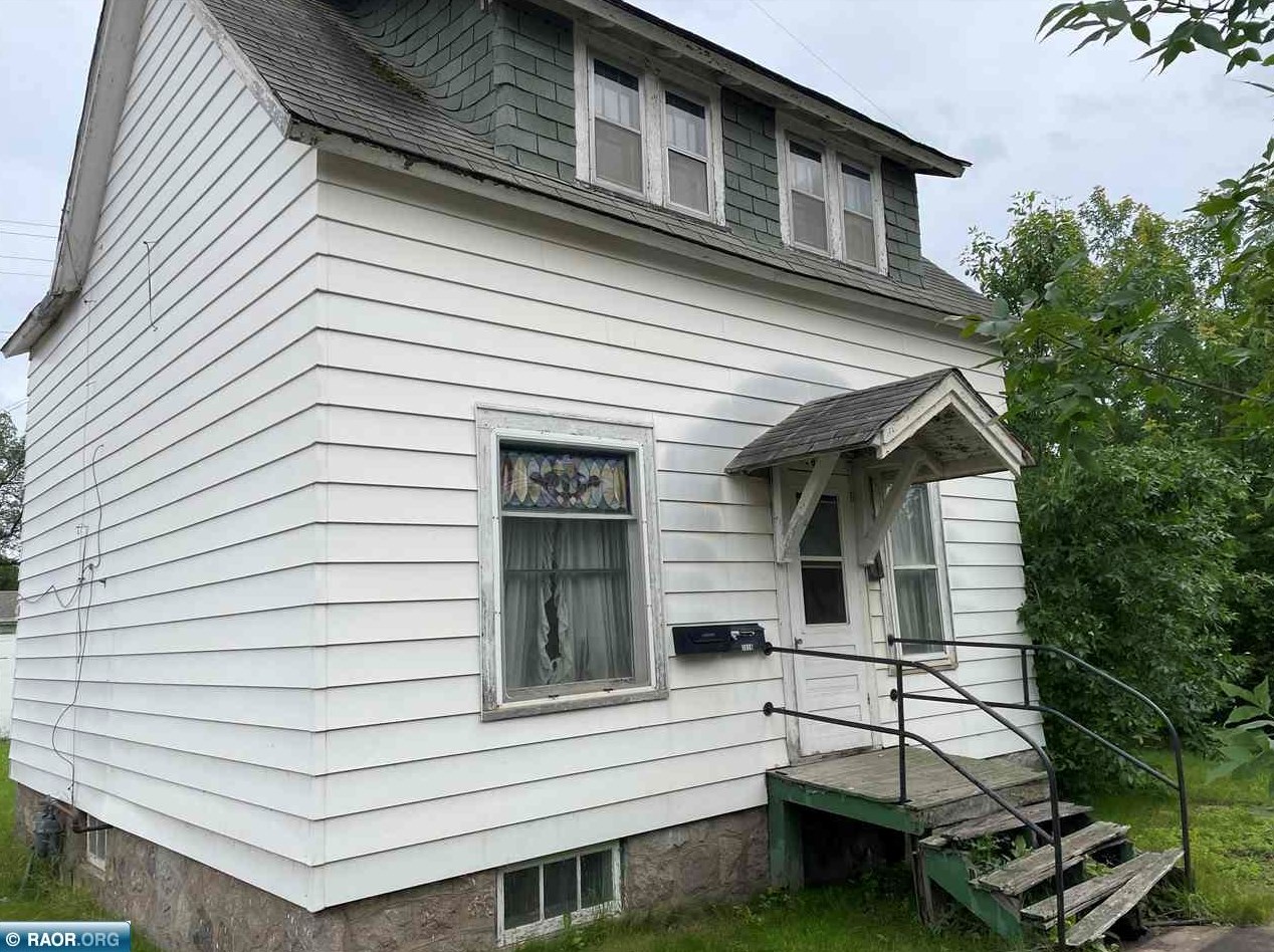 2828 1st Ave, Hibbing, MN 55746