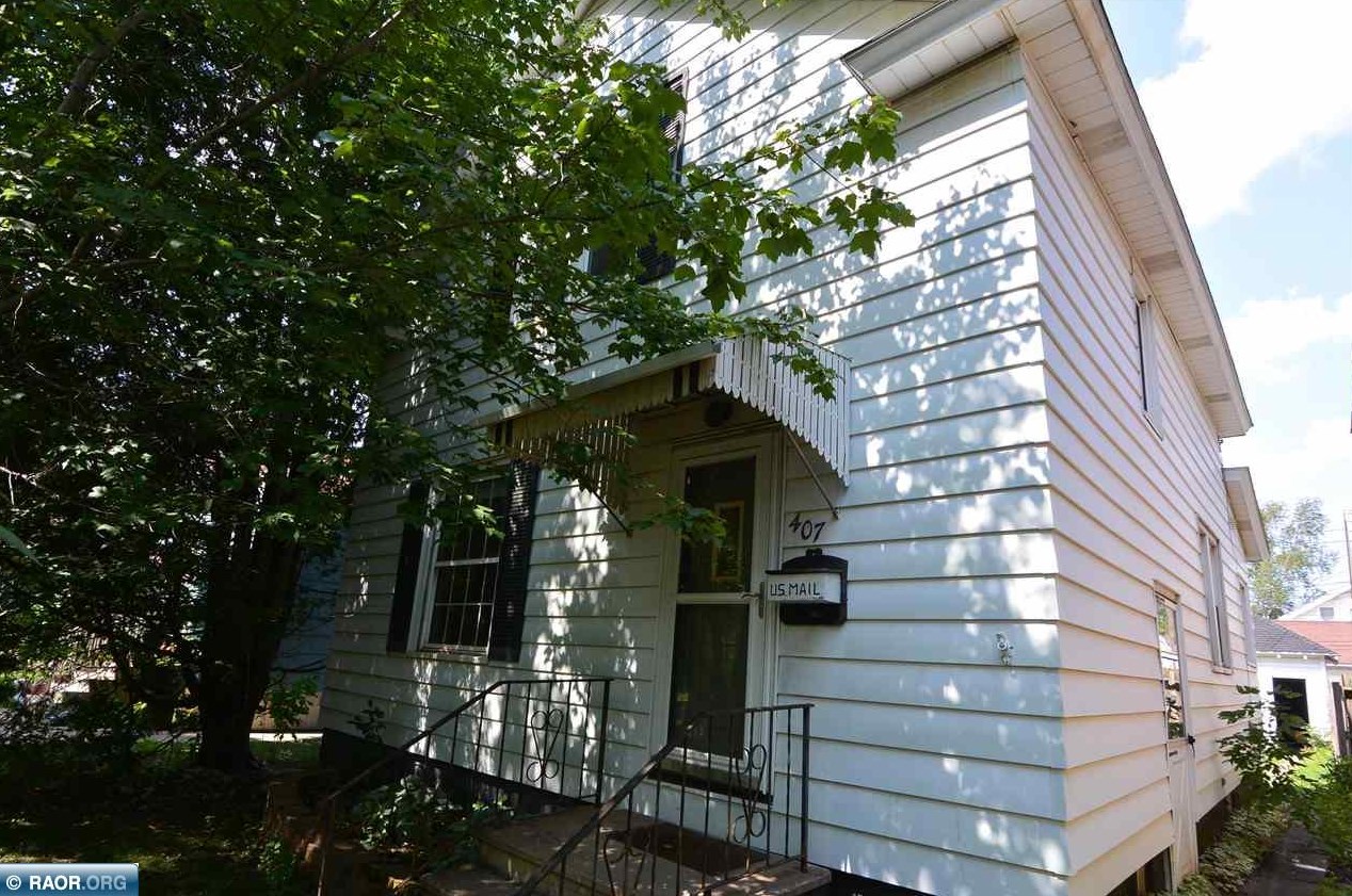 407 11th St S, Virginia, MN 55792