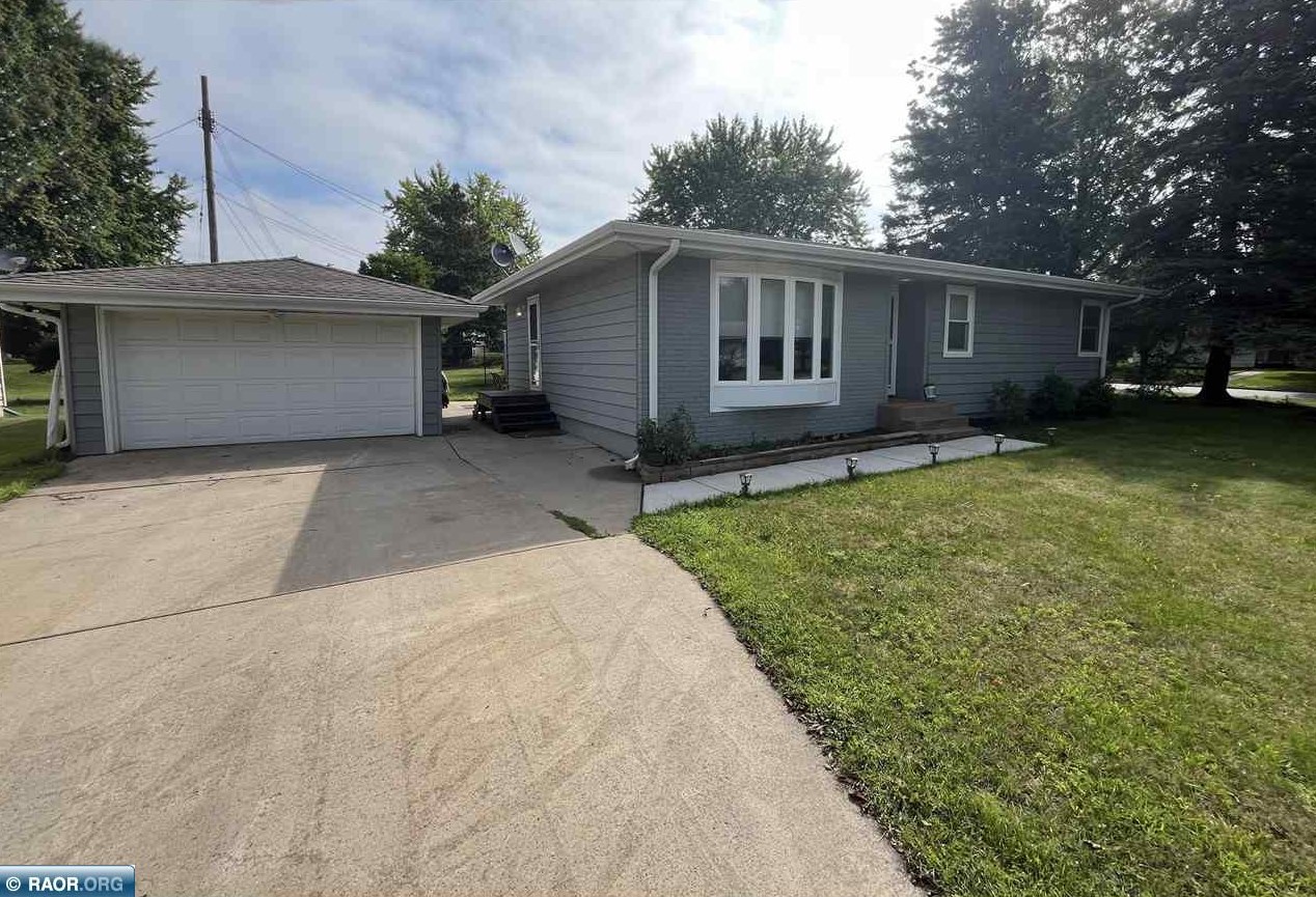 220 E Park Dr, Hibbing, MN 55746