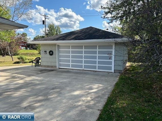3409 Outer Dr, Hibbing, MN 55746