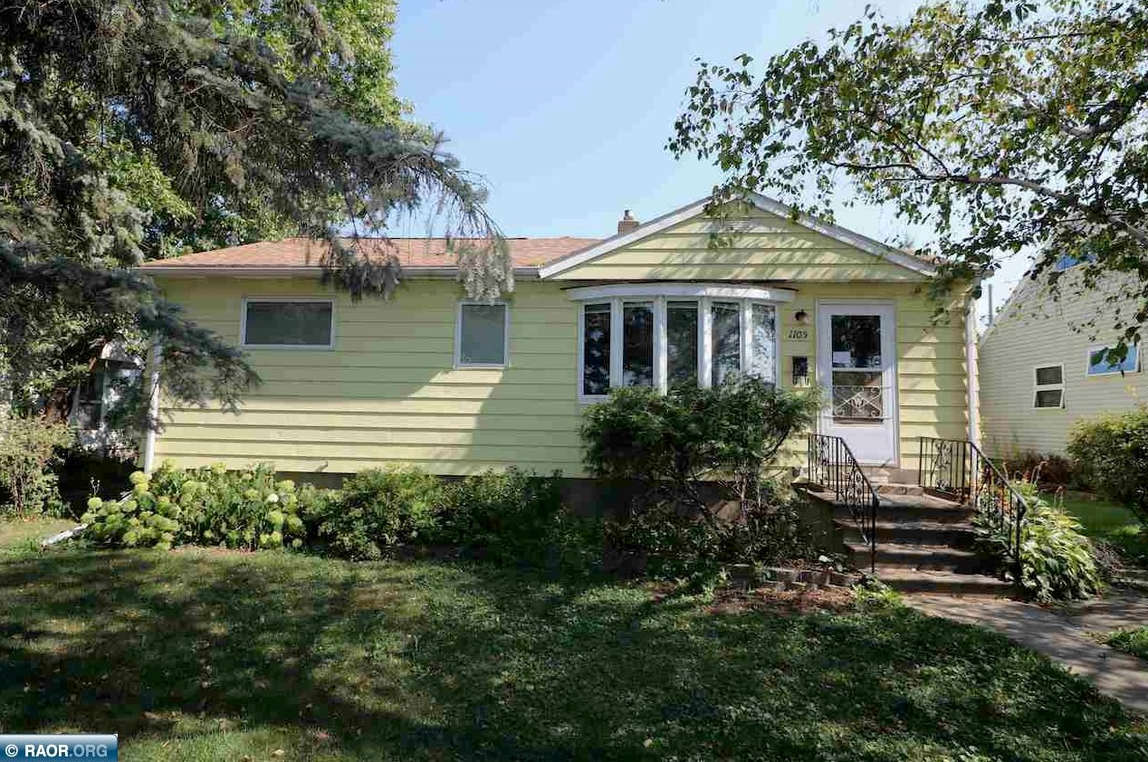1105 12th St S, Virginia, MN 55792