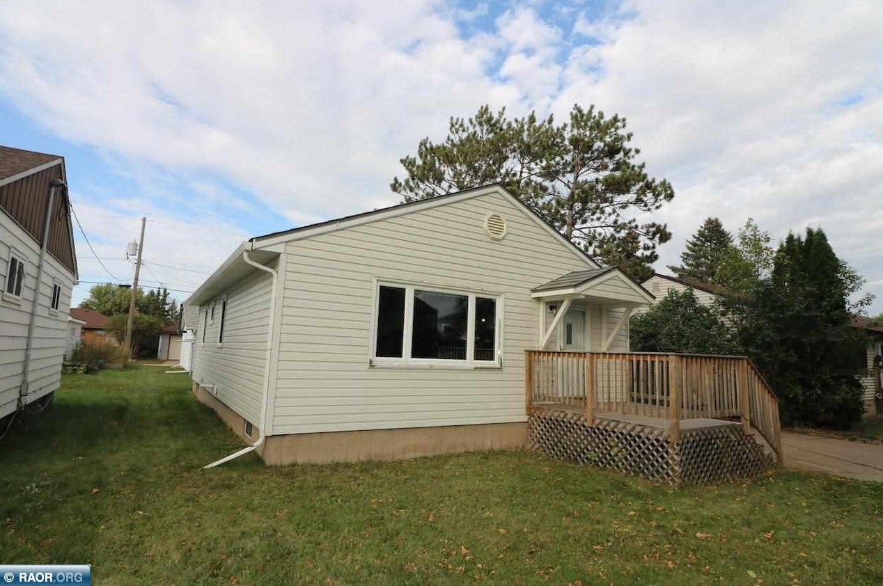 1029 3rd St S, Virginia, MN 55792