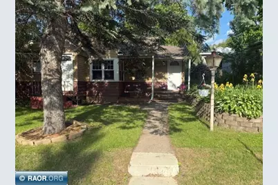 818 Douglas Ave, Eveleth, MN 55734 - Photo 1