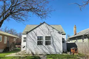 1012 9th St, International Falls, MN 56649 - Photo 2