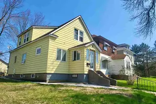 621 Hayes St, Eveleth, MN 55734 - Photo 1