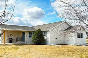 197 Jefferson St, Buhl, MN 55713 - Photo 1