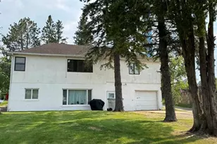 417 NW 1st St, Chisholm, MN 55719 - Photo 1