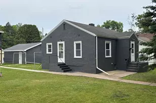 2815 E 4th Ave, Hibbing, MN 55746 - Photo 1