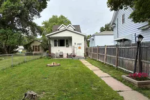 2523 4th Ave E, Hibbing, MN 55746 - Photo 1