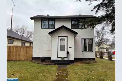 2530 E 2nd Avenue, Hibbing, MN 55746 - Photo 1