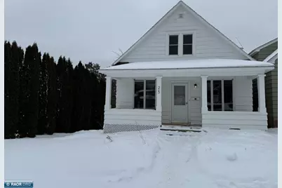 25 NW 2nd St, Chisholm, MN 55719 - Photo 1