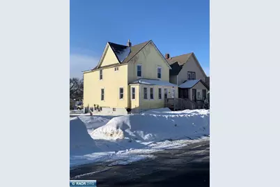 124 E 17th St, Hibbing, MN 55746 - Photo 1