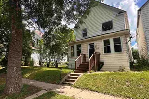 612 Adams Ave, Eveleth, MN 55734 - Photo 1
