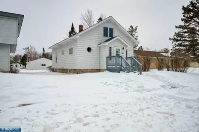 411 NW 9th St, Chisholm, MN 55719 - Photo 1