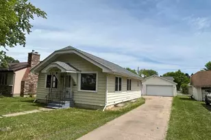 3518 W 2nd Ave, Hibbing, MN 55746 - Photo 2