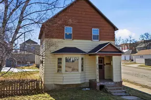 131 2nd St SW, Chisholm, MN 55719 - Photo 1
