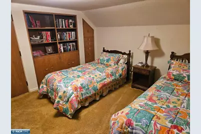 816 E 25th St, Hibbing, MN 55746 - Photo 32