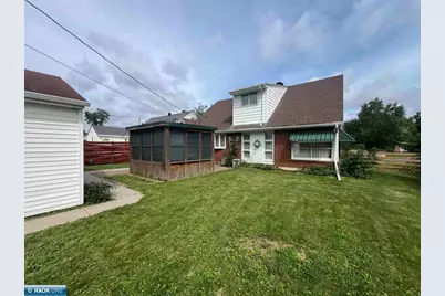 816 E 25th St, Hibbing, MN 55746 - Photo 4