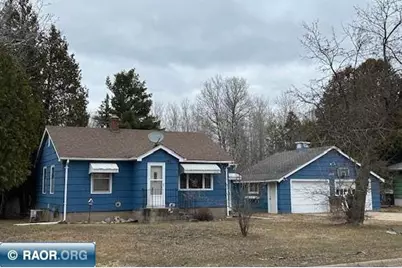 1427 E 39th St, Hibbing, MN 55746 - Photo 1