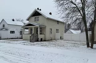 309 SW 6th St, Chisholm, MN 55719 - Photo 1