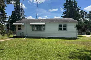 512 Memorial Dr, Buhl, MN 55713 - Photo 1
