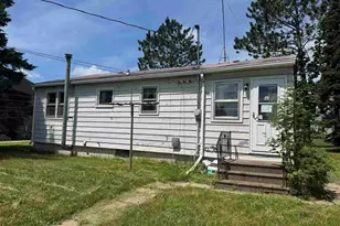 512 Memorial Dr, Buhl, MN 55713 - Photo 2