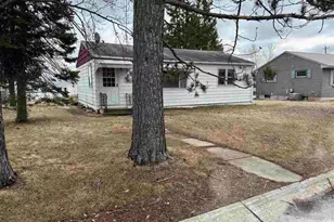 512 Memorial Dr, Buhl, MN 55713 - Photo 6