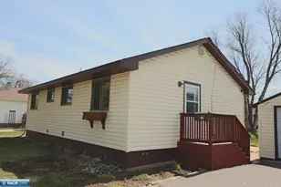 218 Dorchester Dr, Hoyt Lakes, MN 55750 - Photo 4