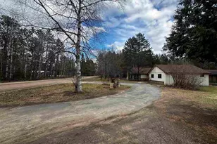 6252 Evergreen Rd, Gilbert, MN 55741 - Photo 2