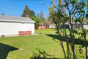 31 Erie St, Aurora, MN 55705 - Photo 2