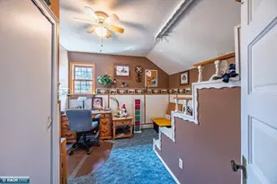 324 NE 8th St, Chisholm, MN 55719 - Photo 12