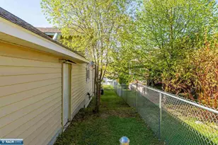 304 E James St, Ely, MN 55731 - Photo 26