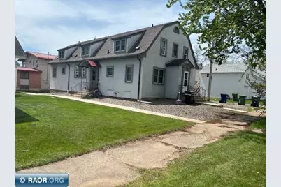 1114 E 22nd Street, Hibbing, MN 55746 - Photo 2