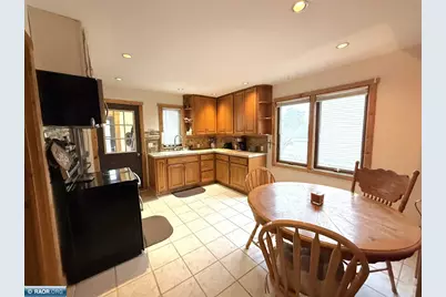 37 E Boundary, Ely, MN 55731 - Photo 4