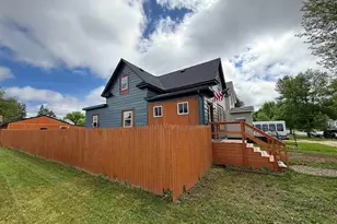224 3rd St NW, Chisholm, MN 55719 - Photo 4